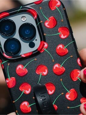 iPhone 17 Pro Max Loopy Case Cherries Sparkle